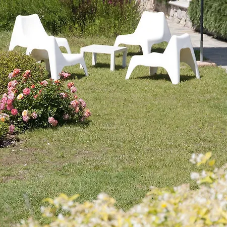 Apartahotel Les Oliviers Porto Azzurro