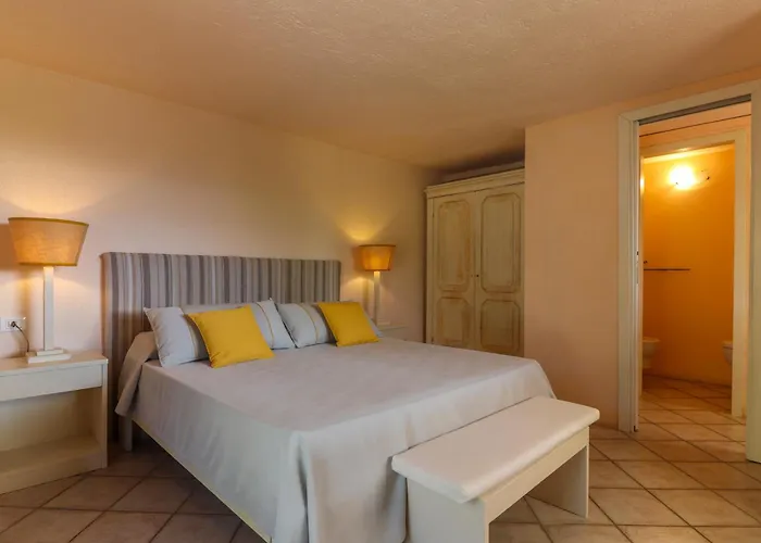 Les Oliviers ポルト・アッズッロ