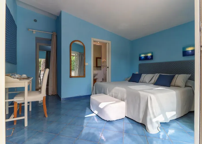 Les Oliviers アパートホテル 4*