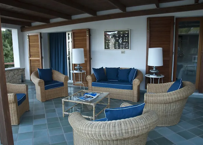 Les Oliviers ポルト・アッズッロ